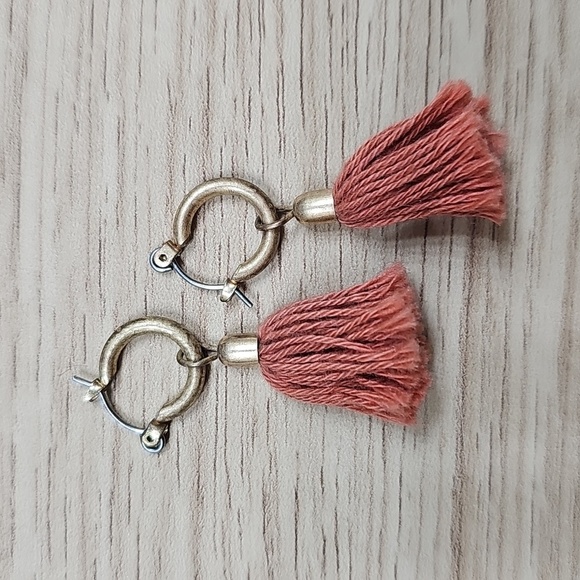 None Jewelry - Earrings Gold Tone and Pink Tassel Fringe Small Size